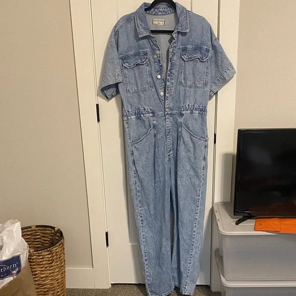 Free People Light Wash Denim Jumpsuit - Casual Women's One-Piece- XL - Picture 1 of 10